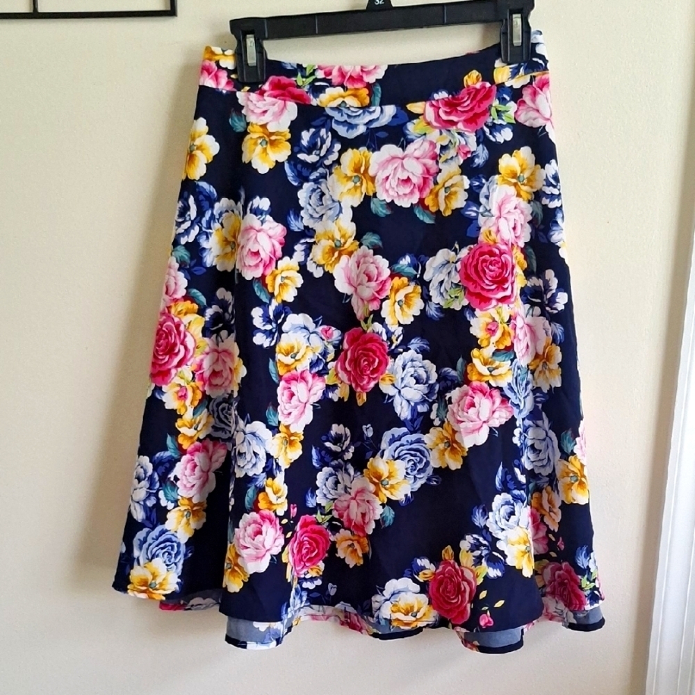 Vibrant Floral Circle Skater Skirt Size 2XL - Picture 4 of 6
